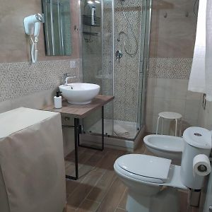 Camera grande con letto king size